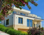 Eladó luxus villa Szentendrén a Dombtető utcán