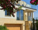 Eladó luxus villa Szentendrén a Dombtető utcán